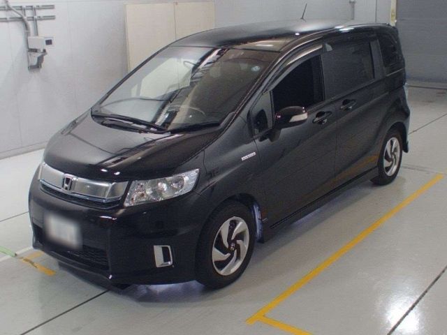 36386 Honda Freed spike GP3 2014 г. (CAA Chubu)